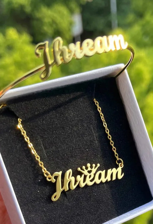 Custom set with crown