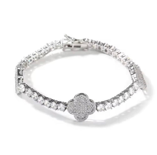 18K Clover Bracelet